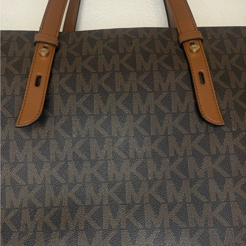 Michael Kors Mel Logo Tote Bag - Picture 4 of 13